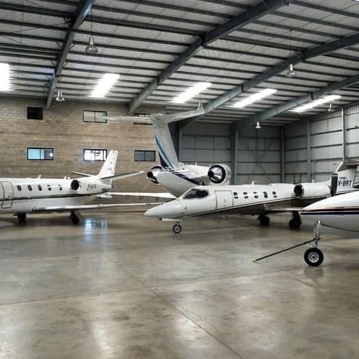 Hangar para aeroclub con cobertura sin columnas